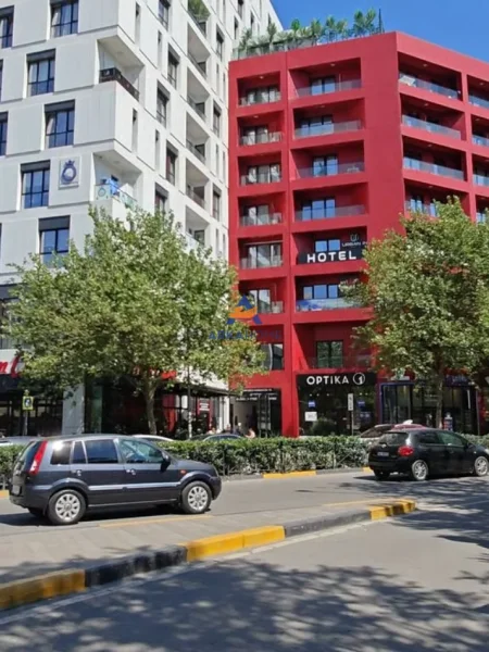 Tirane, shitet dyqan Kati 0, 25 m² 250.000 € (Farmacia 10 , Rruga e Dibres)