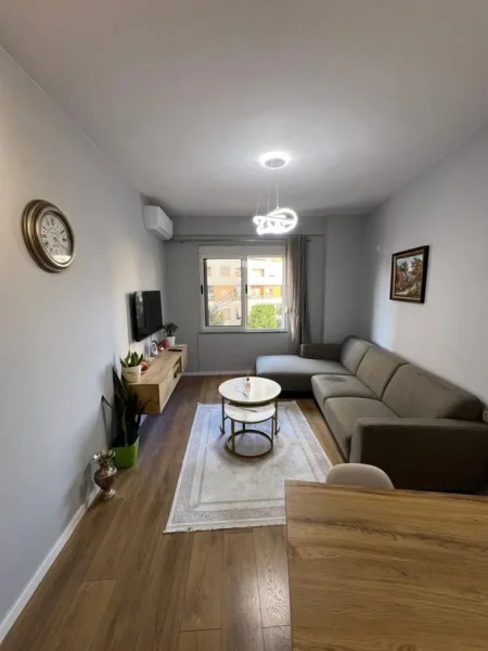 Tirane, shitet apartament 1+1+Ballkon Kati 3, 61 m² 109.000 € (Astir)