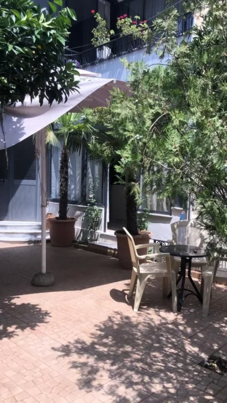 Tirane, jepet me qera apartament 1+1 Kati 1, 40 m² 350 € 