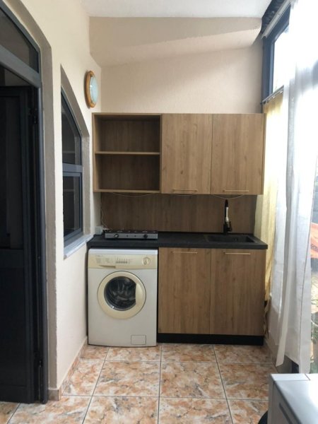 Tirane, jepet me qera apartament 1+1 Kati 1, 40 m² 350 € 