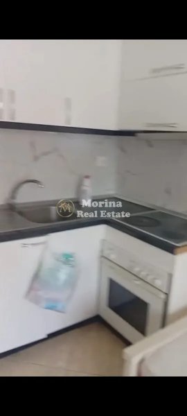 Tirane, jepet me qera apartament 1+1 Kati 1, 60 m² 300 € (Yzberisht)