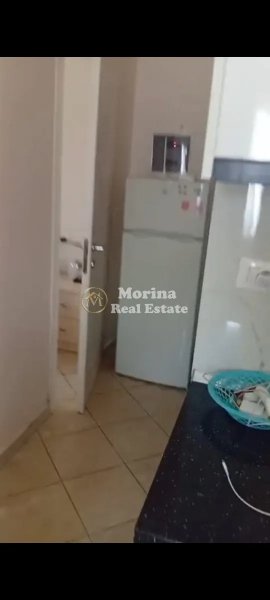 Tirane, jepet me qera apartament 1+1 Kati 1, 60 m² 300 € (Yzberisht)