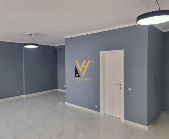 Tirane, jepet me qera ambjent biznesi Kati 0, 150 m² 500 € (LIQENI I THATE)