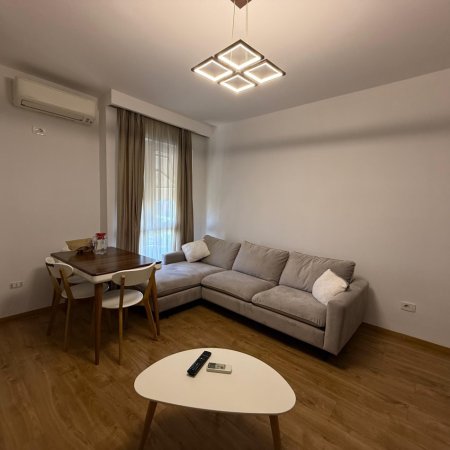 Tirane, jepet me qera apartament 1+1 , 60 m² 550 € 