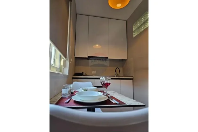 Tirane, shitet apartament 4+1 Kati 5, 125 m² 350.000 € 