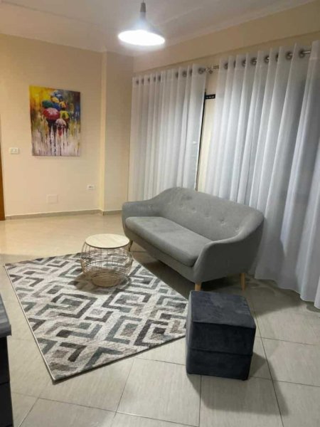 Tirane, jap me qera apartament 1+1+Ballkon Kati 9, 70 m² 450 € (Rruga Don Bosko)