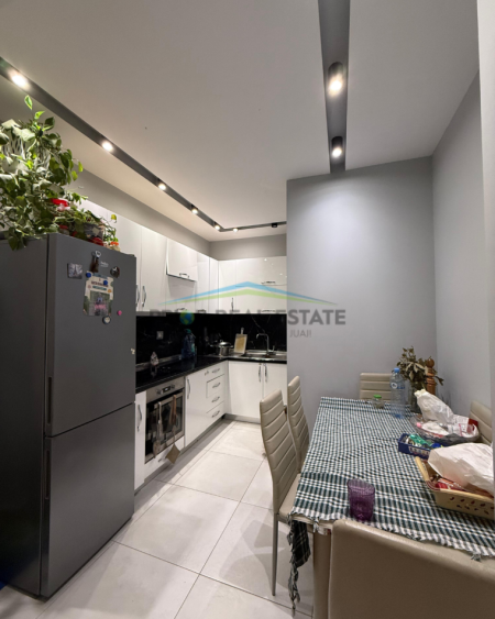 Tirane, shitet apartament 2+1+Verande Kati 2, 100 m² 13.400.000 ALL