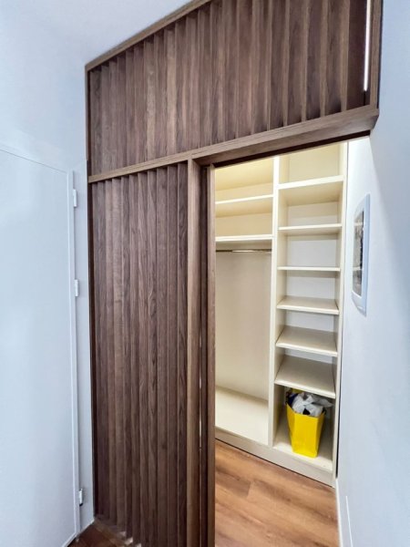 Tirane, jepet me qera apartament 2+1 Kati 3, 92 m² 850 € (riza cerova)