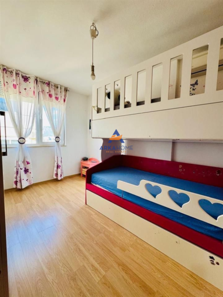 Tirane, jepet me qera apartament 2+1+Ballkon Kati 3, 105 m² 600 € (Rrapo Hekali)