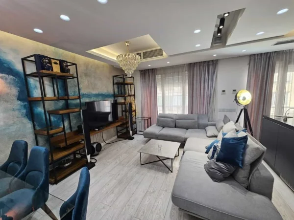 Tirane, jepet me qera apartament 2+1 Kati 3, 124 m² 1.500 € (rruga Shyqyri Brari)