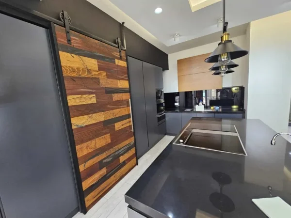 Tirane, jepet me qera apartament 2+1 Kati 3, 124 m² 1.500 € (rruga Shyqyri Brari)