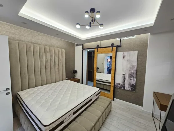 Tirane, jepet me qera apartament 2+1 Kati 3, 124 m² 1.500 € (rruga Shyqyri Brari)