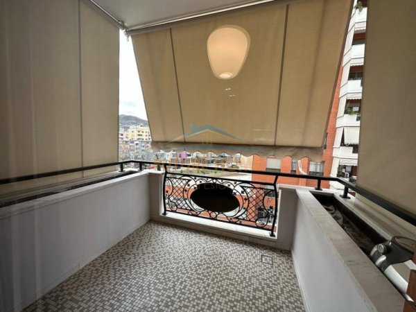 Tirane, jepet me qera apartament 2+1+Ballkon Kati 4, 122 m² 1.300 € (Delijorgji)