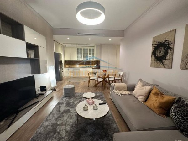 Tirane, jepet me qera apartament 2+1+Ballkon Kati 4, 122 m² 1.300 € (Delijorgji)