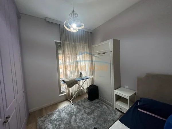 Tirane, jepet me qera apartament 2+1+Ballkon Kati 4, 122 m² 1.300 € (Delijorgji)