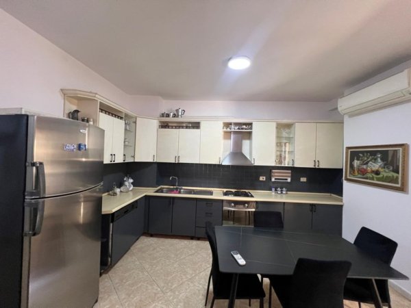 Tirane, shes apartament 2+1 Kati 4, 109 m² 229.000 € (komuna e parisit)