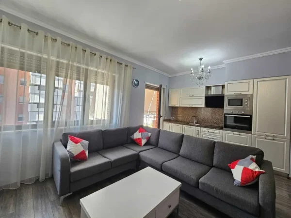 Tirane, shes apartament 3+1 Kati 8, 135 m² 370.000 € (delijorgji)