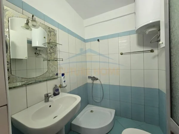 Durres, jepet me qera apartament 2+1+Aneks+Ballkon Kati 6, 88 m² 500 € (Plazh)