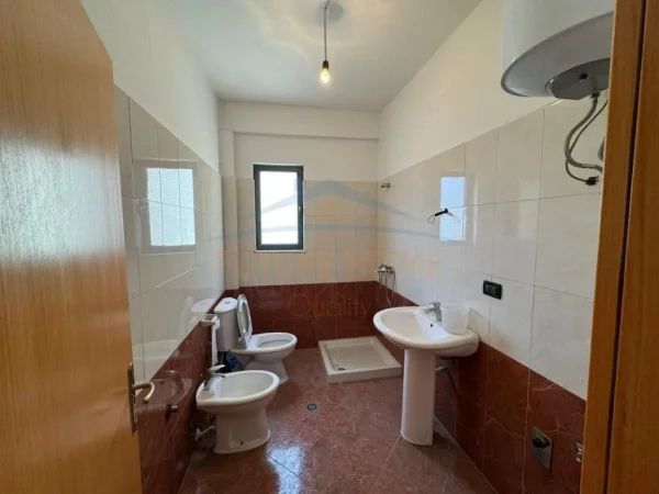 Durres, shitet apartament 1+1+Aneks+Ballkon Kati 4, 60 m² 61.000 € (Golem)