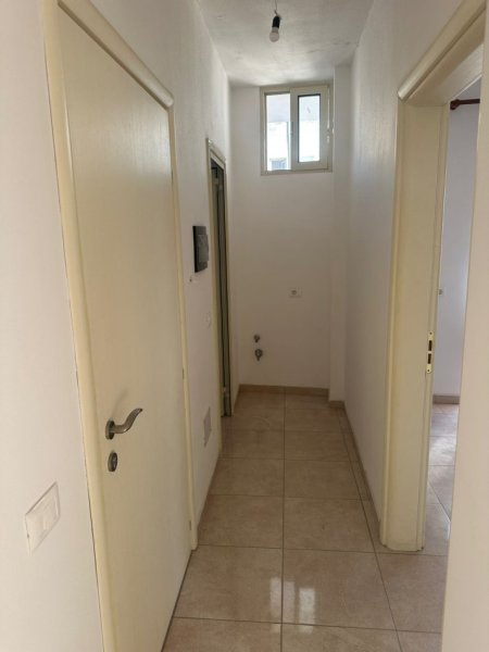 Durres, jepet me qera apartament 1+1+Ballkon Kati 4, 60 m² 170 € (Shkolla Hajdar Dushi)