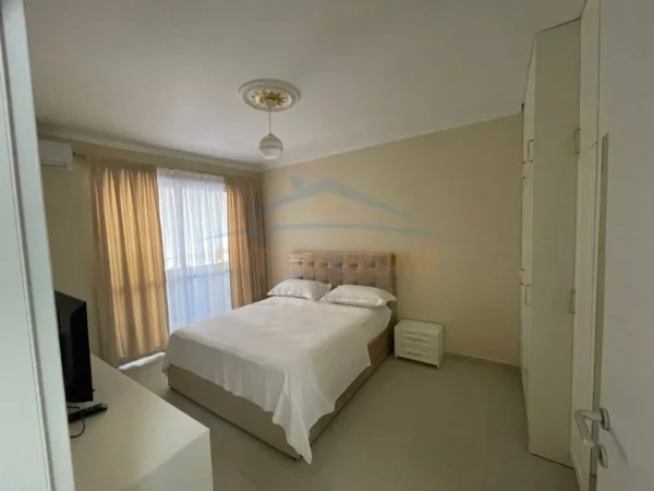 Durres, jepet me qera apartament 2+1+Aneks+Ballkon Kati 4, 124 m² 600 € (Plazh)