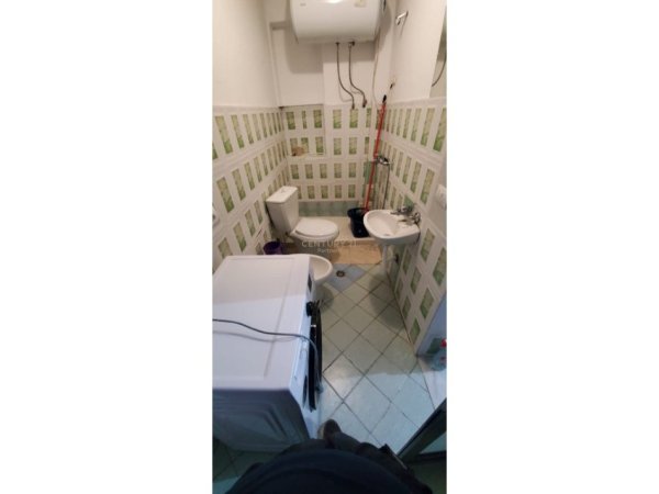 Tirane, jepet me qera apartament 1+1 Kati 5, 45 m² 400 € (Brryli)