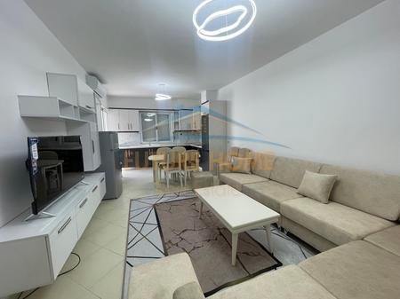 Tirane, jepet me qera apartament 2+1+Ballkon Kati 3, 94 m² 500 € 