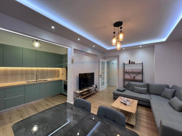 Tirane, shitet apartament 2+1 Kati 11, 89 m² 260.000 € (RRUGA E KAVAJES)