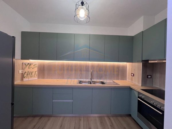 Tirane, shitet apartament 2+1 Kati 11, 89 m² 260.000 € (RRUGA E KAVAJES)