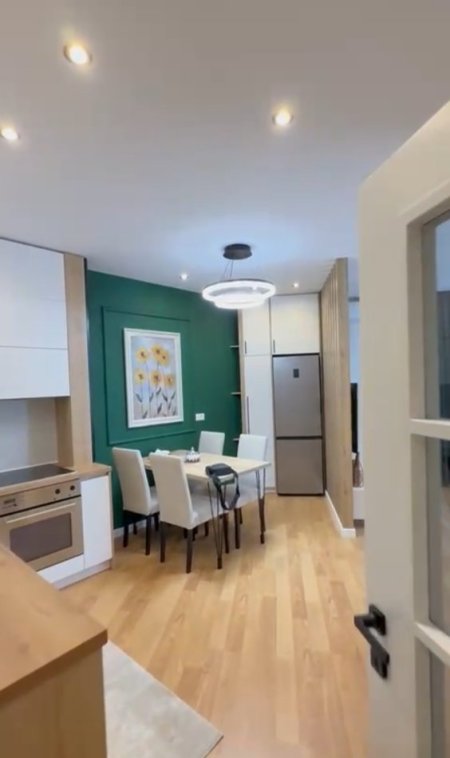 Tirane, shitet apartament 2+1+Ballkon Kati 1, 90 m² 245.000 € (Bilal sina)