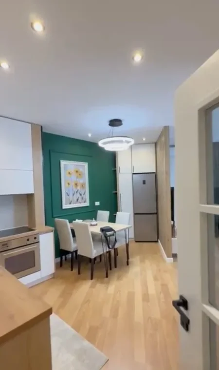 Tirane, shitet apartament 2+1+Ballkon Kati 1, 90 m² 245.000 € (Bilal sina)