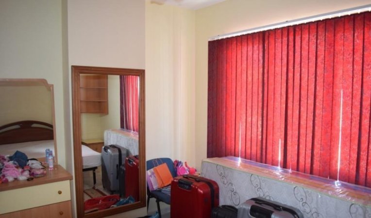 Tirane, jepet me qera apartament 3+1+Ballkon Kati 6, 146 m² 600 € (astir)