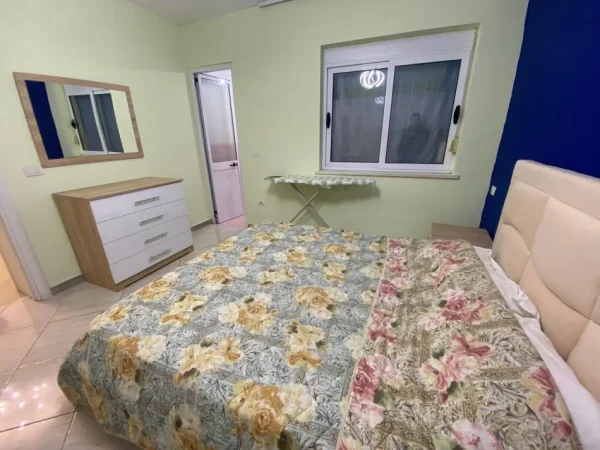 Tirane, jepet me qera apartament 4+1+Aneks+Ballkon Kati 1, 120 m² 820 € (rruga Tefta Tashko)