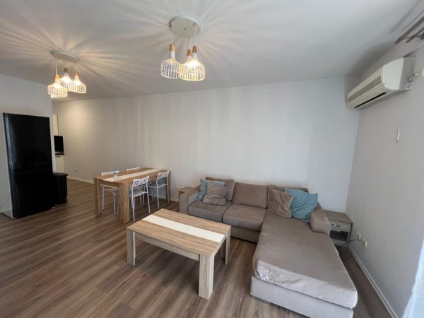 Tirane, jepet me qera apartament 2+1+Ballkon Kati 4, 100 m² 750 € (Liqeni i thate, Kompleksi Kolombo)