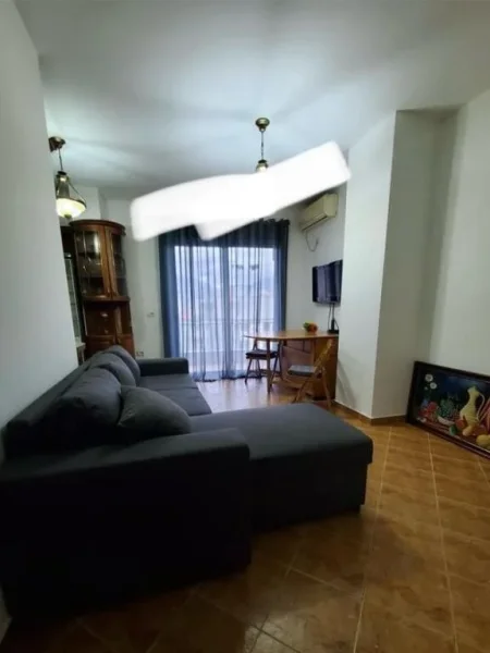jepet me qera Kati 4, 550 €