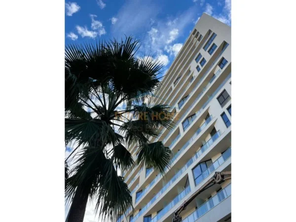 Qira, Ambient Biznesi 152 m², Rr. Mine Peza, Kati 13, 2.200 €