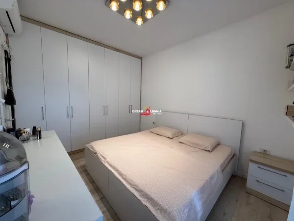 Tirane, shitet apartament 1+1 Kati 6, 42 m² 83.000 € (Rruga 5 Maji, prane Black Stone)