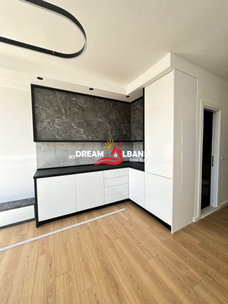Tirane, shitet garsonier Kati 4, 35 m² 81.000 € (prane Komunes se Parisit)