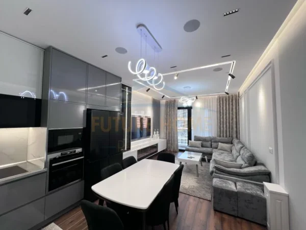 Tirane, jepet me qera 2+1 Kati 3, 115 m² 900 € 