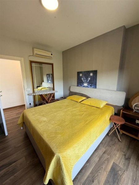 Tirane, jepet me qera apartament 1+1 Kati 8, 65 m² 650 € (PARKU OLIMPIK)