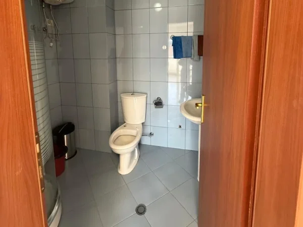 Tirane, jepet me qera apartament 2+1 Kati 2, 128 m² 600 € (ID: 1005-7)