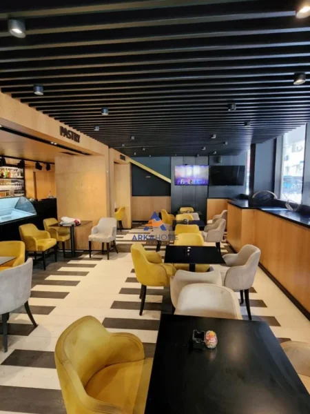 Tirane, jepet me qera ambjent biznesi Kati 0, 110 m² 1.500 € (SHALLVARET)