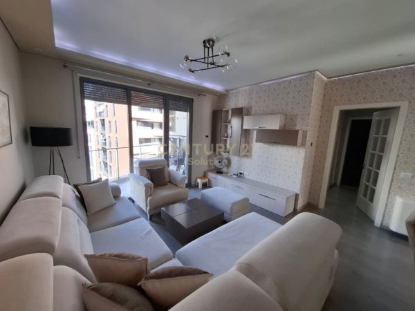 Tirane, jepet me qera apartament 2+1 Kati 5, 112 m² 1.100 € (rruga e Kosovareve)