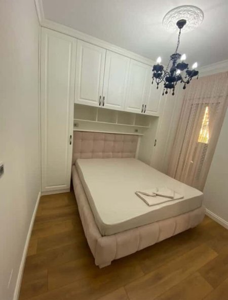 Tirane, jepet me qera apartament 2+1+Ballkon Kati 3, 800 € (Don Bosko)
