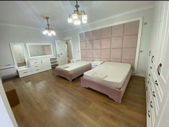 Tirane, jepet me qera apartament 2+1+Ballkon Kati 3, 800 € (Don Bosko)