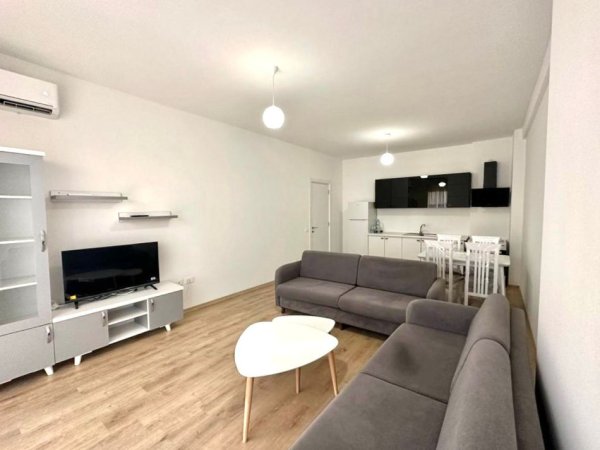 Me Qera : 1+1📍Farmacia 10 (Kompleksi Arlis✨️) - 550€ -  S.70m² - Kt.4