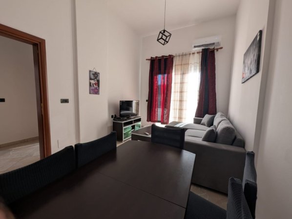 Tirane, jepet me qera 2+1 Kati 3, 74 m² 400 € (Rruga Sotir Caci)