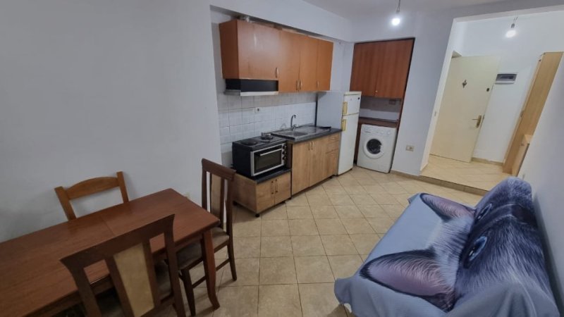 JEPET ME QERA APARTAMENTI 1+1 NE 21 DHJETOR ,400 EURO