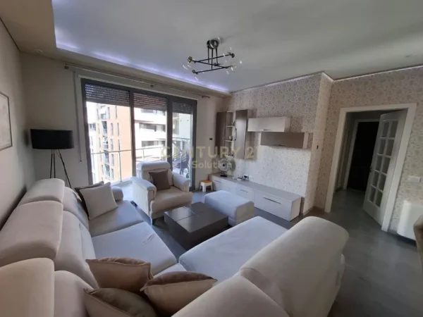 Tirane, jepet me qera apartament 2+1 Kati 5, 112 m² 1.100 € 