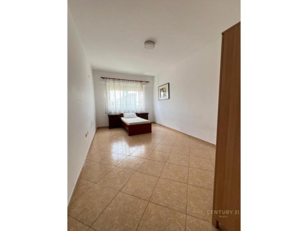 Tirane, jepet me qera apartament 2+1+Aneks+Ballkon Kati 8, 105 m² 600 € (Tek Vizion Plus)